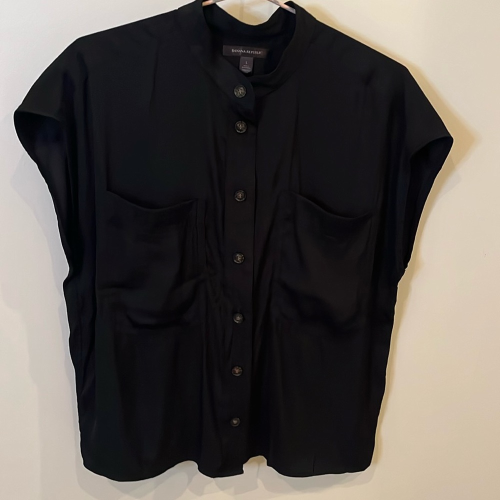 Banana Republic black button up blouse size L